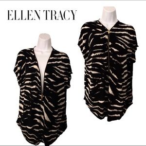 🌺 Lovely Short Sleeve Front Zipper Blouse